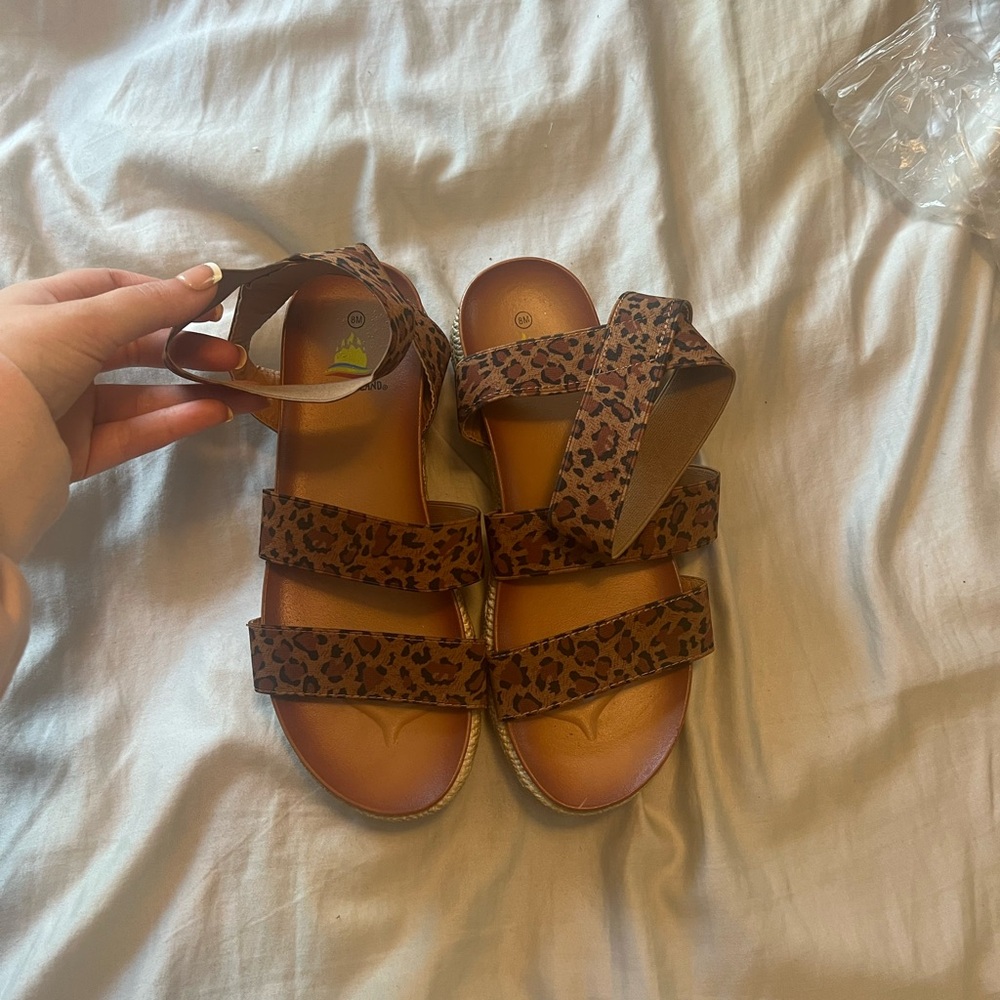 Aloha island sandals, cheetah print stretchy ankle.